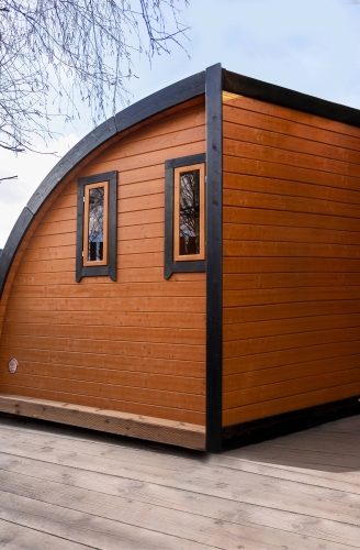 Rückansicht halber Sauna-Pod